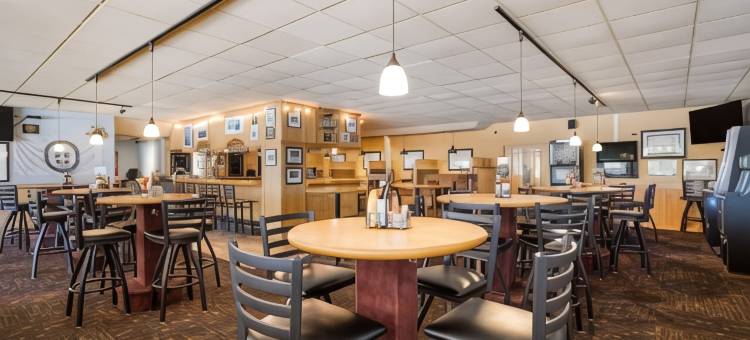 马里内特河畔贝斯特韦斯特酒店(Best Western Riverfront Inn)图片