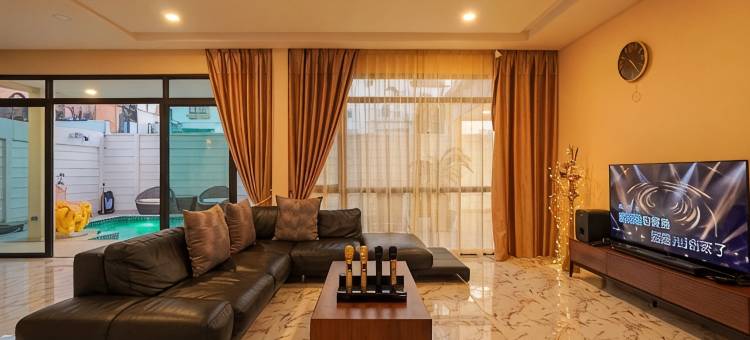 Villa Chantara: Central Pattaya, Walking Street, 7BR, Private Pool, Karaoke & Pool Table图片