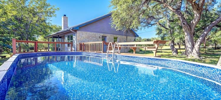 丘陵乡村院落(两栋四卧室住宅，8英亩河畔，配有泳池)度假屋(Hill country compound! Two 4 BDRM Homes with Pools On 8 Acres Riverfront)图片