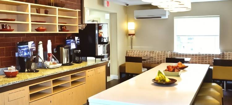 北布鲁克惠灵美茵斯坦套房酒店(MainStay Suites Northbrook Wheeling)图片