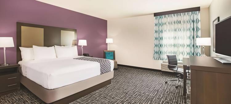 达拉斯普莱诺科隆尼拉昆塔温德姆套房酒店(La Quinta Inn & Suites by Wyndham Dallas Plano - the Colony)图片