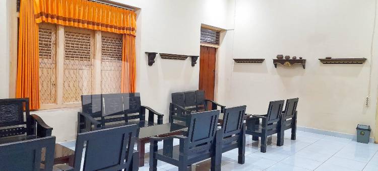 LH101 Guest House Syariah Near Makam Sunan Bonang RedPartner图片