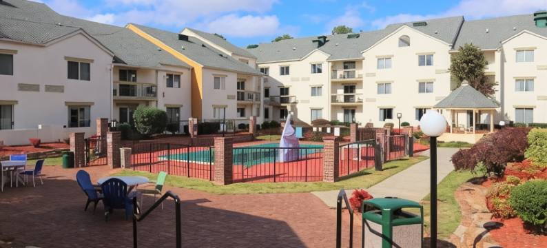 诺克罗斯-亚特兰大呗盟套房酒店(Baymont by Wyndham Norcross Atlanta)图片