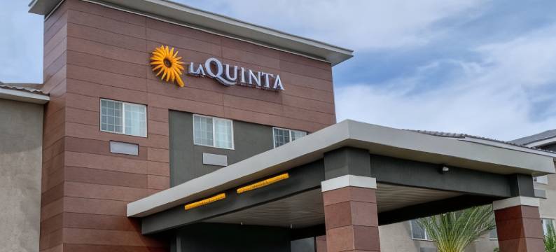 拉斯维加斯内利斯拉昆塔温德姆酒店(La Quinta Inn & Suites by Wyndham Las Vegas Nellis)图片