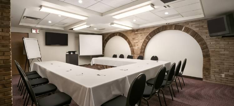 莱斯布里奇华美达酒店(Ramada by Wyndham Lethbridge)图片