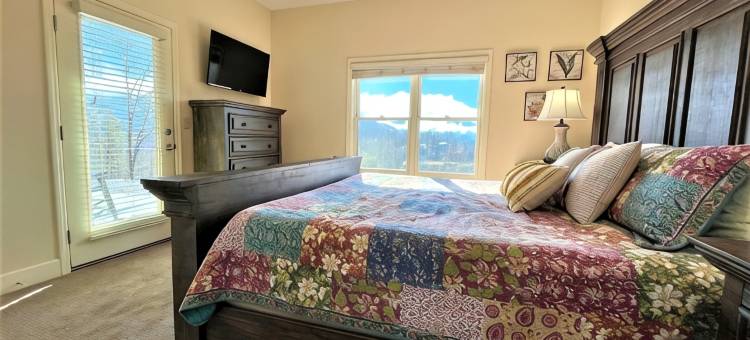 大雾山无障碍友好度假屋！180°视野，配有3个带顶棚门廊(Mobility Friendly Smoky Mountain Vacation Rental! 180° Views, 3 Covered Porches)图片