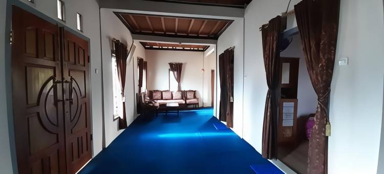 OYO民宿 91248 Banding Agung Danau Ranau村观光(OYO Homes 91248 Desa Wisata Banding Agung Danau Ranau)图片