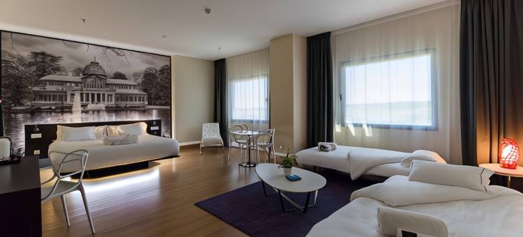 马德里机场T4 B&B酒店(B&B Hotel Madrid Aeropuerto T4)图片