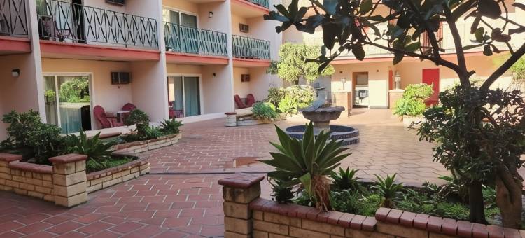 LAX皇家世纪酒店(Royal Century Hotel at LAX)图片