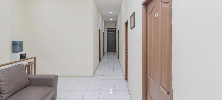 OYO2354三点公寓(RedDoorz Near BG Junction Surabaya)图片