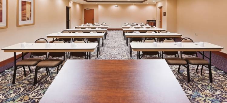 Staybridge Suites 俄克拉何马城的鹌鹑泉(Staybridge Suites Oklahoma City-Quail Springs)图片