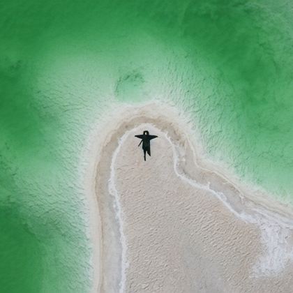 祁连山草原+张掖七彩丹霞旅游景区+嘉峪关关城+莫高窟+鸣沙山月牙泉+大柴旦翡翠湖旅游景区+察尔汗盐湖+茶卡盐湖+青海湖景区8日7晚私家团