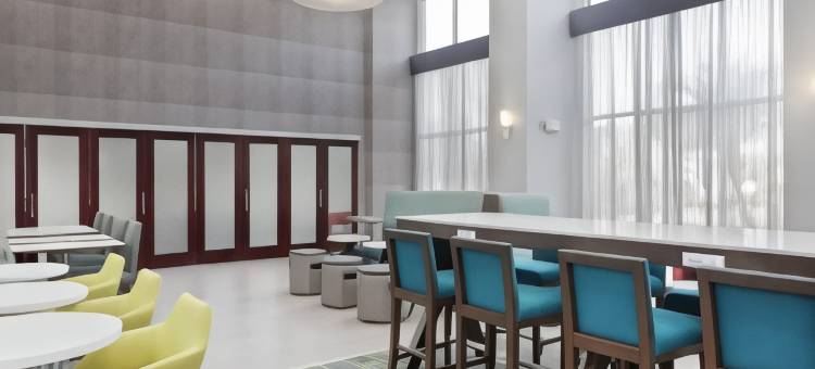 奥兰多国际大道北欢朋套房酒店(Hampton Inn & Suites Orlando-International Dr. North)图片