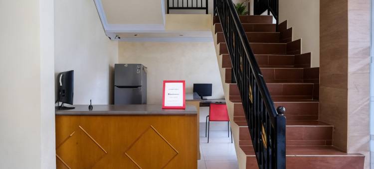 RedDoorz @ Hotel Rich Parepare near Pantai Mattirotasi图片