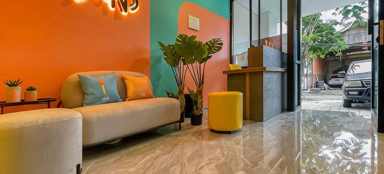 泗水三叶草艾斯桑斯酒店(Sans Hotel Clover Ace Surabaya by RedDoorz)图片