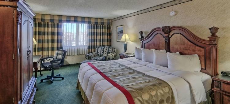 阿尔伯克基市中心温德姆华美达酒店(Ramada Plaza by Wyndham Albuquerque Midtown)图片