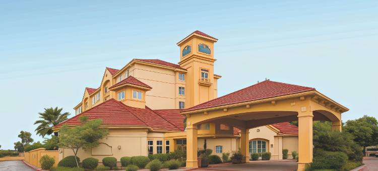 迈措沃迷信泉拉昆塔温德姆套房酒店(La Quinta Inn & Suites by Wyndham Mesa Superstition Springs)图片