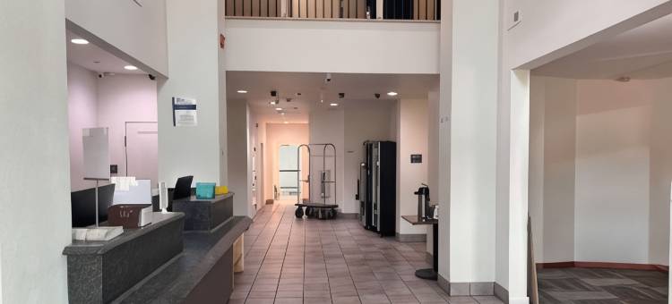 金德姆城美吟酒店(Baymont by Wyndham Kingdom City)图片