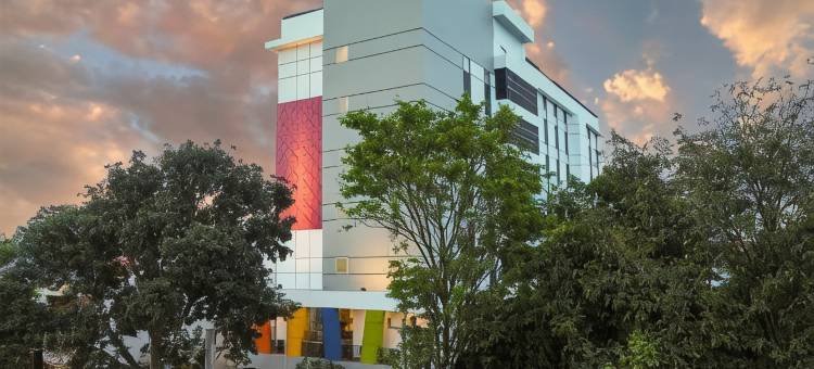 梭罗斯里维达利阿马里斯酒店(Amaris Hotel Sriwedari Solo)图片