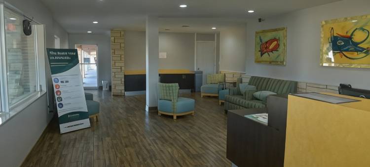 温特黑文湖泊群罗德威套房旅馆(Rodeway Inn & Suites Winter Haven Chain of Lakes)图片