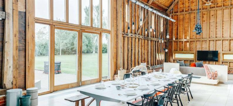 宏伟的萨福克谷仓改建(Grand Suffolk Barn Conversion)图片