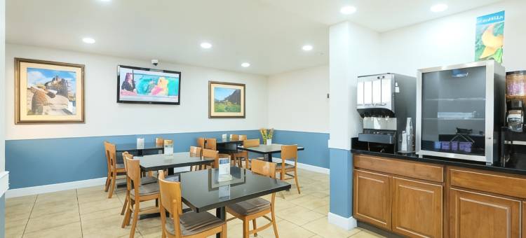 霍尔布鲁克品质酒店近化石森林(Quality Inn Holbrook Near Petrified Forest)图片