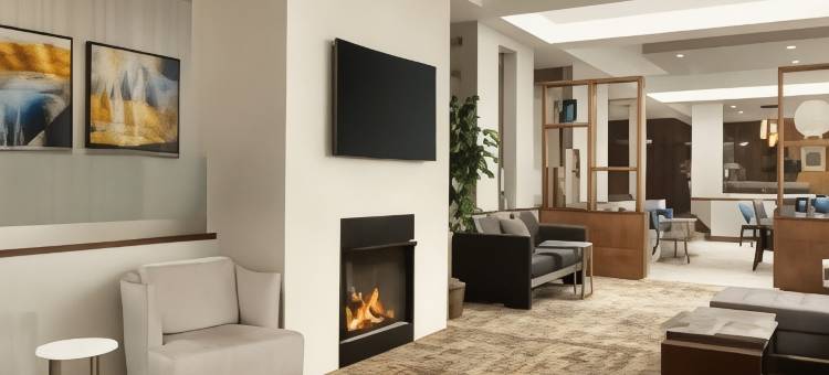 哈特福布拉德利机场希尔顿逸林酒店(DoubleTree by Hilton Hartford - Bradley Airport)图片