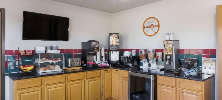 威奇托机场豪生酒店(Howard Johnson by Wyndham Wichita Airport)图片