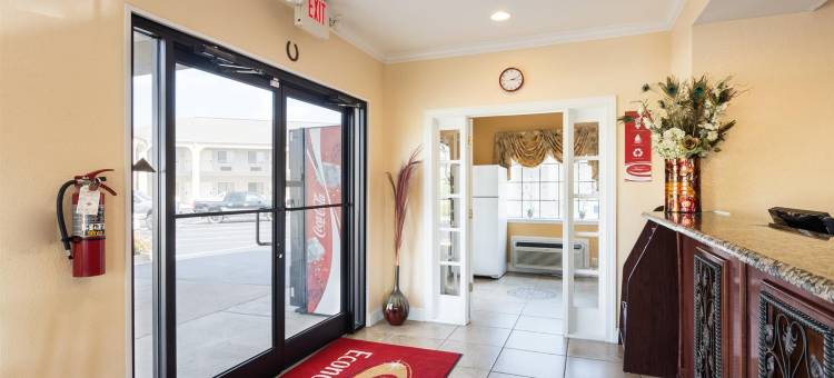 伊克诺套房酒店(Econo Lodge Inn & Suites)图片