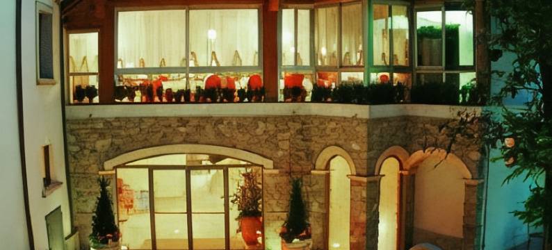 唐卡洛斯 4S 酒店(Hotel Don Carlo)图片