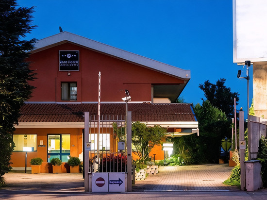 Blue Relais Maggiore