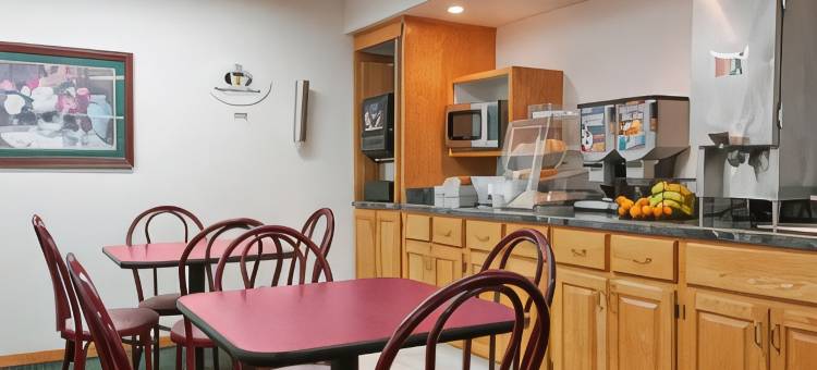 奥马哈埃普利机场-卡特湖温德姆速8酒店(Super 8 by Wyndham Omaha Eppley Airport/Carter Lake)图片