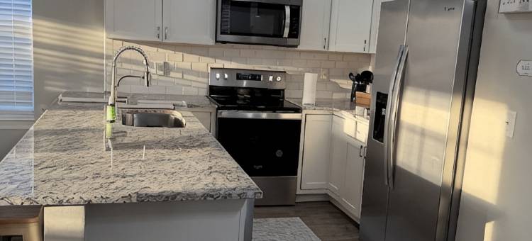 距海滩15分钟的温馨3卧室2个全卫度假屋(Charming 3-bedroom 2 full bath 15 mins from beach)图片