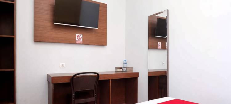 红门酒店-近三宝垄腾特雷姆商场(RedDoorz Near Tentrem Mall Semarang)图片