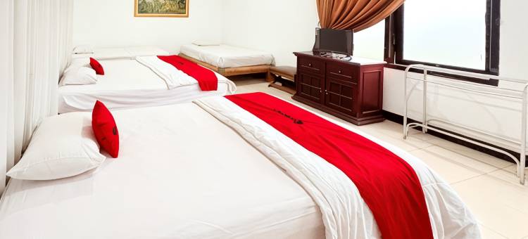 RedDoorz Near Jawa Timur Park 1图片