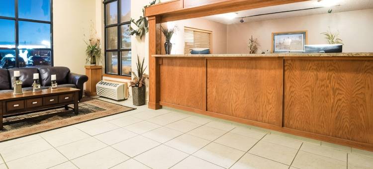 奥科马温德姆豪生套房酒店(Howard Johnson by Wyndham Oacoma Hotel & Suites)图片