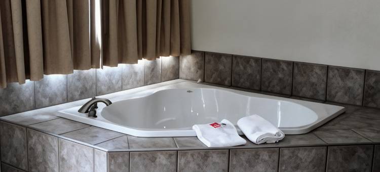 里弗伊克诺旅馆套房酒店(Econo Lodge Inn & Suites on the River)图片