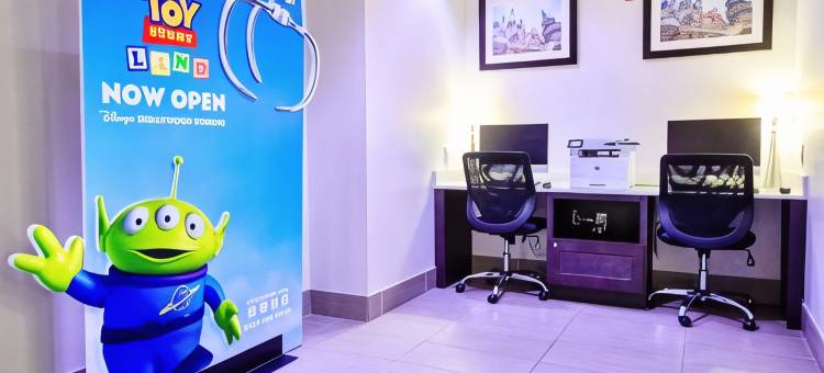 贝斯特韦斯特优质基西米 - 布埃纳文图拉湖南方优质套房酒店(Best Western Plus Kissimmee-Lake Buena Vista South Inn  Suites)图片