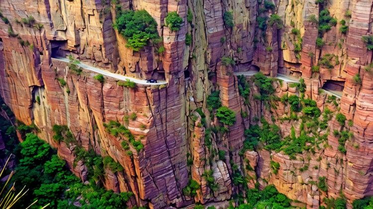 5D4N · Group Tours · Tour Henan's four great ancient capitals and unveil the cliff-hanging road of Wanxian and the Yuntai waterscape.