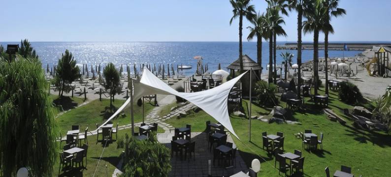 阿蕾佳依玛莉娜住宅酒店(Aregai Marina Hotel & Residence)图片