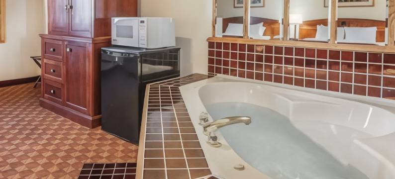 马德拉斯伊克诺套房汽车旅馆(Econo Lodge Inn & Suites Madras)图片