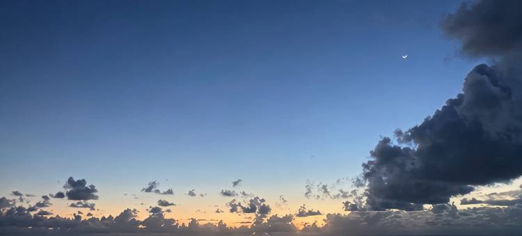 2卧2卫北哈钦森岛(介于皮尔斯堡与维罗海滩之间)海景公寓(2/2 oceanview condo on N. Hutchinson Island between Fort Pierce and Vero Beach)图片