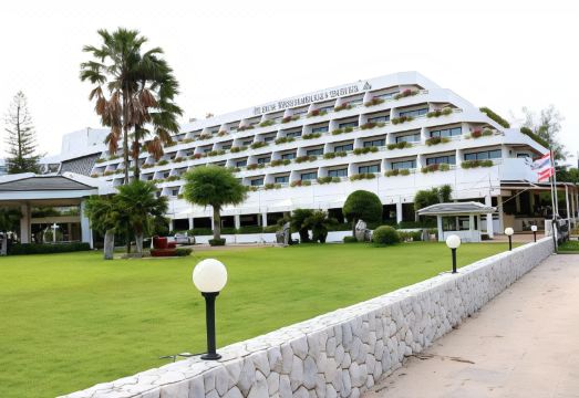 The Cha Am Methavalai Hotel Hotel Overview