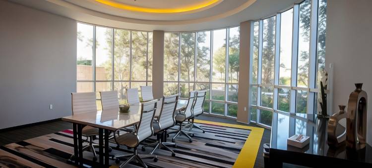 阿纳海姆度假区智选假日套房酒店(Holiday Inn Express & Suites Anaheim Resort Area)图片
