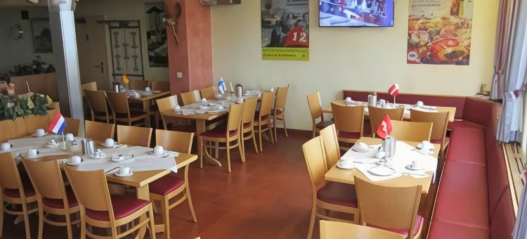 波尔纽博格雷斯酒店(Hotel Zur Burg Nürburg)图片