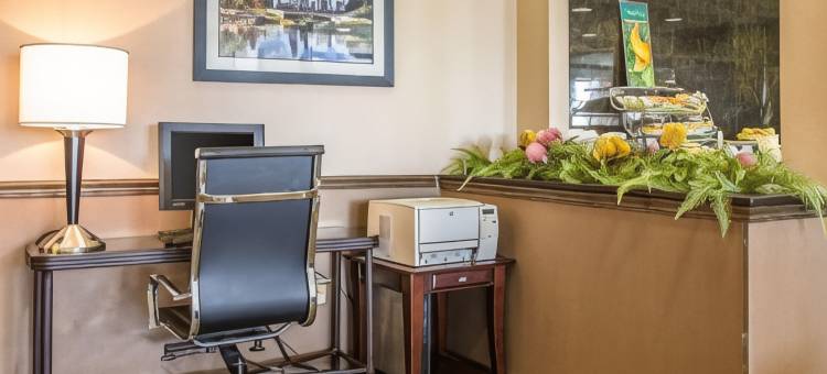 埃尔金I-90凯艺酒店(Quality Inn Elgin I-90)图片