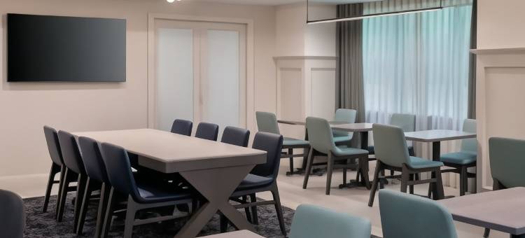 希尔顿欢朋酒店-哈特福德机场(Hampton Inn Hartford-Airport)图片