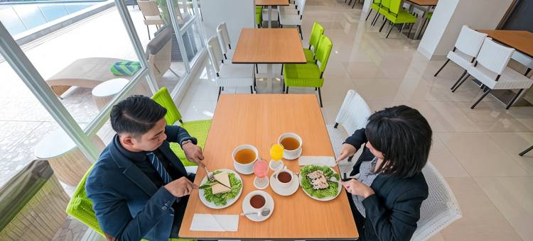 望加锡哈沙努汀维姿普莱姆酒店(Whiz Prime Hotel Hasanuddin Makassar)图片