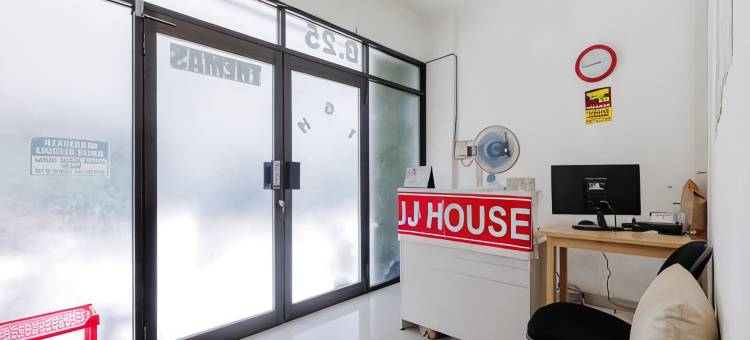 JJ豪斯米特拉红门酒店(JJ House Mitra RedDoorz)图片