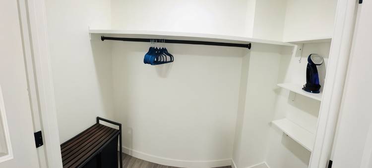 卡尔加里以东最温馨&现代地下室度假屋(Coziest & Modern Basement Retreat East of Calgary)图片